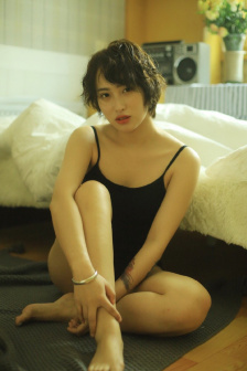 小奶瓶(产奶)沈姜晨晨爱吃萝卜